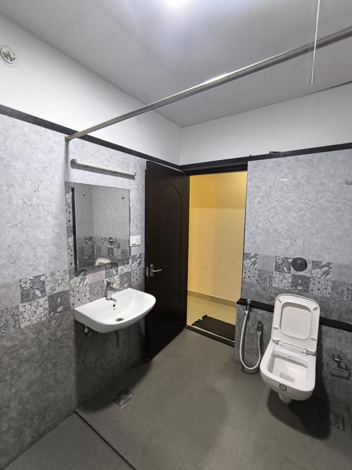 Hotel Pbs Grand Hospet Esterno foto